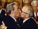 Топ 10 поцелуев Брежнева
