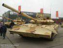 Танк Т-72 с комплектом средств защиты для ведения боевых действий в городе на выставке Russia Arms EXPO 2013