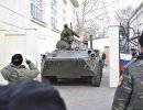 На площади Нахимова в центре Севастополя очевидцы заметили бронетранспортер