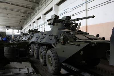 Киевский бронетанковый завод показал БТР, который будет участвовать в параде Киевский бронетанковый завод показал БТР, который будет участвовать в параде