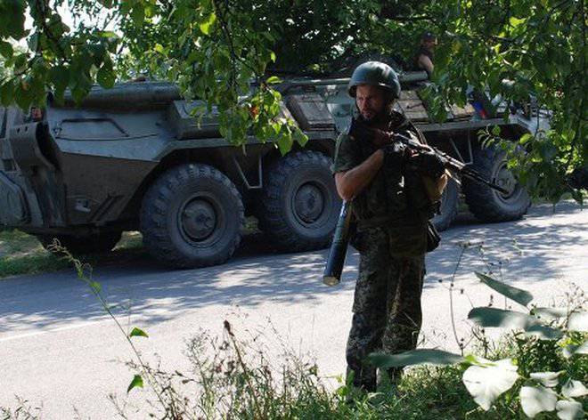 ДНР: ополченцы блокировали две крупные группировки украинских военных ДНР: ополченцы блокировали две крупные группировки украинских военных