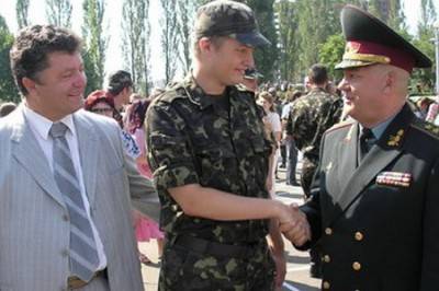 Укропропаганда: Сын Порошенко сменил внешность, фамилию и тайно ушел на фронт
