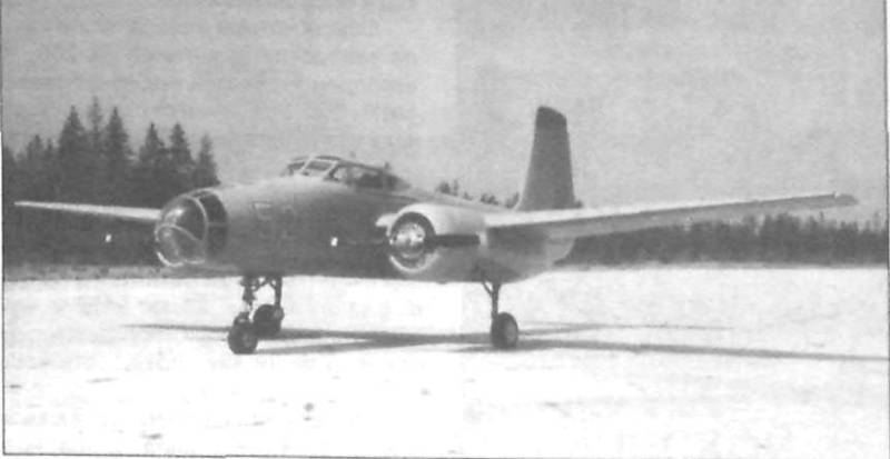 Опытный учебно-тренировочный бомбардировщик Як-200 (СССР)