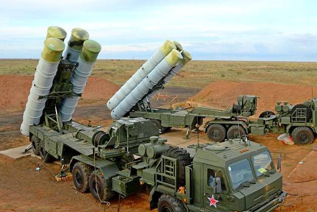 Войска ВКО получат зенитно-ракетные системы С-400 "Триумф" в 12 полков