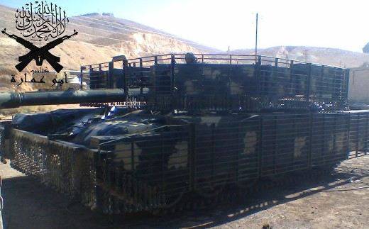 Сирийские Т-72 после модернизации уверенно выдерживают попадания реактивных гранат
