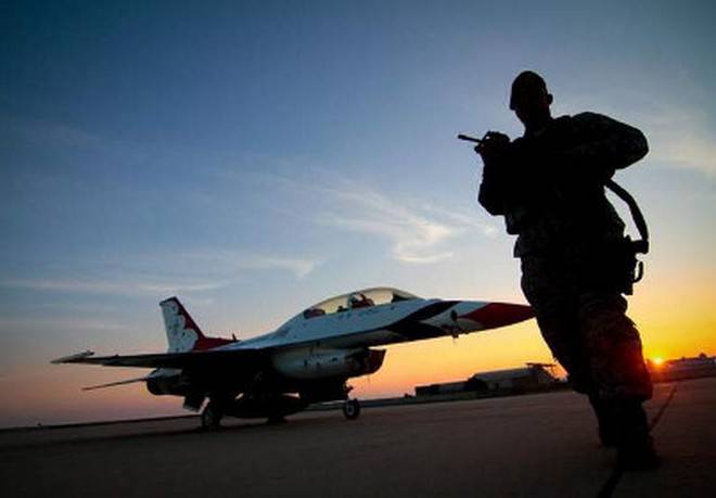 ВВС США приделают заплатки к истребителям F-16 ВВС США приделают заплатки к истребителям F-16