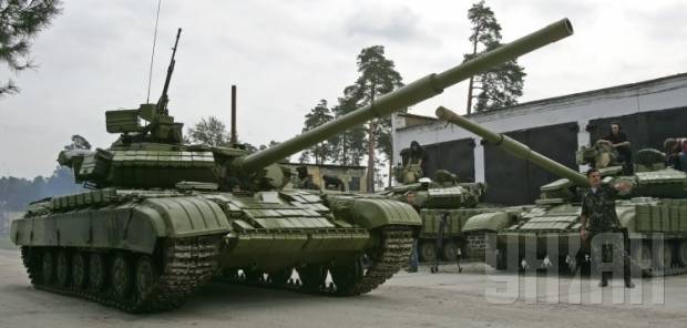 Из Харькова в зону «АТО» перебрасываются колонны танков