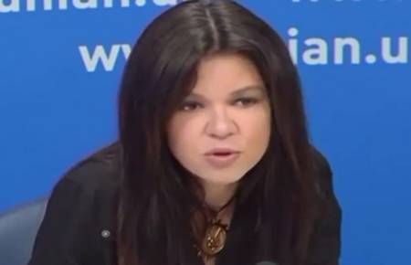 Певица Руслана после поездки в Донецк призвала остановить огонь по своим