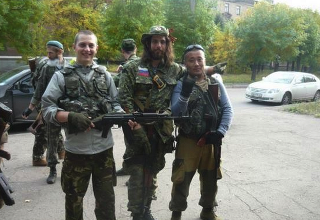 Китайские добровольцы защищают Донбасс