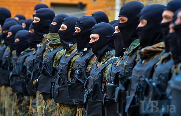 Foreign Policy: добровольческие батальоны собираются мстить Киеву Foreign Policy: добровольческие батальоны собираются мстить Киеву