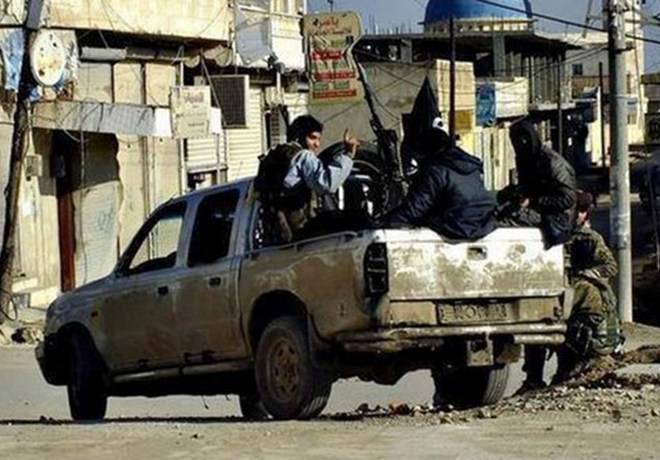 Боевики ИГИЛ научились избегать авиаударов США Боевики ИГИЛ научились избегать авиаударов США