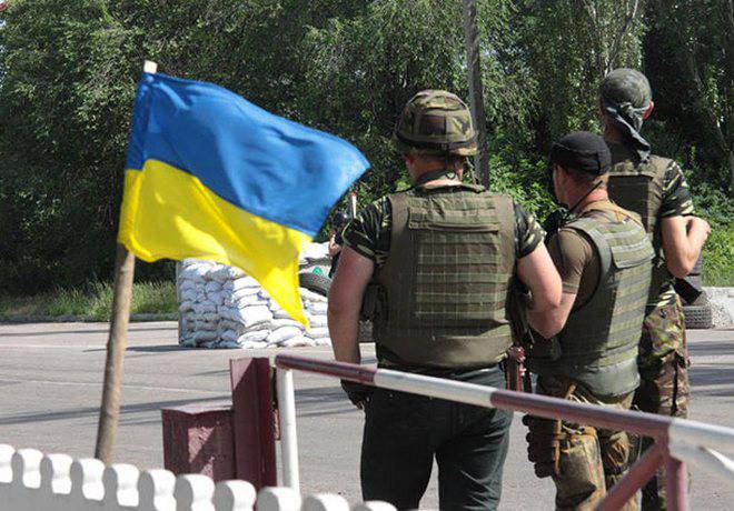 Силовики, принимающие участие в боевых действиях, спят на сырой земле Силовики, принимающие участие в боевых действиях, спят на сырой земле