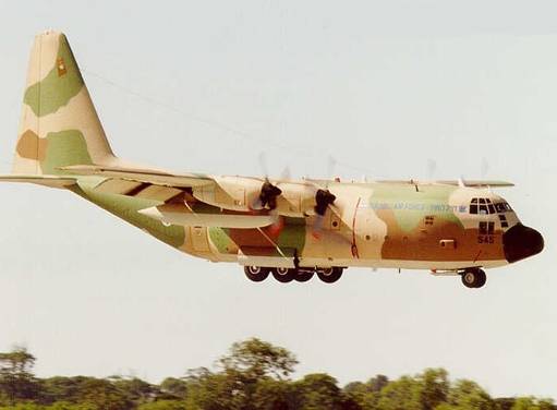 Самолеты США доставили в Харьков две установки системы залпового огня Самолеты США доставили в Харьков две установки системы залпового огня