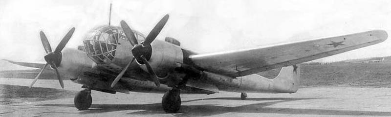 Опытный разведчик-корректировщик Су-12 (СССР)