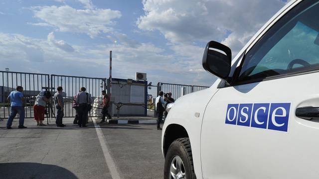 Наблюдатели ОБСЕ: Российская техника не пересекала границы с Украиной Наблюдатели ОБСЕ: Российская техника не пересекала границы с Украиной