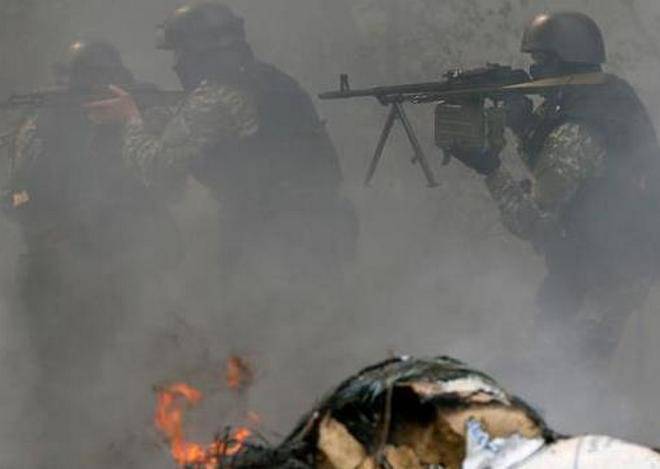 Начался интенсивный бой в Ясиноватой, украинские войска нарушили перемирие