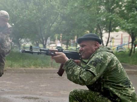 Ополченцы отреагировали на заявление Киева о прекращении огня Ополченцы отреагировали на заявление Киева о прекращении огня