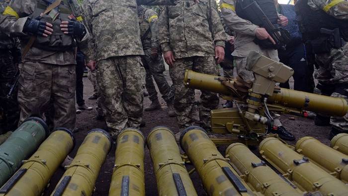 Украина будет ввозить оружие без пошлин Украина будет ввозить оружие без пошлин
