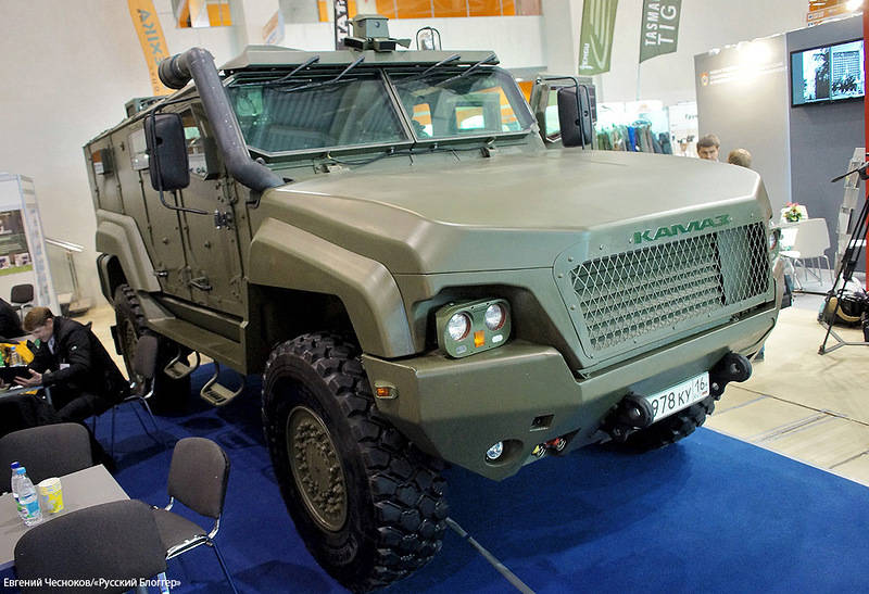 Испытания нового бронеавтомобиля КамАЗ "Тайфун" завершатся к концу 2015 года