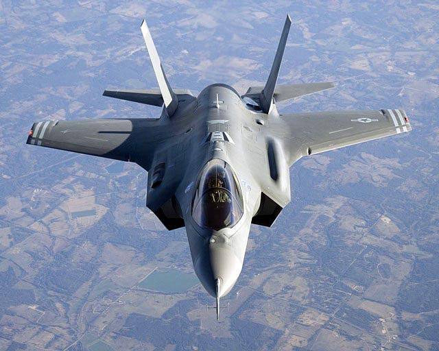 Когда F-35 научится летать?