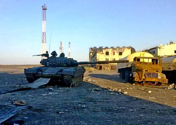 Аэропорт под обстрелом, разведчики ДНР вступили в бой в Авдеевке