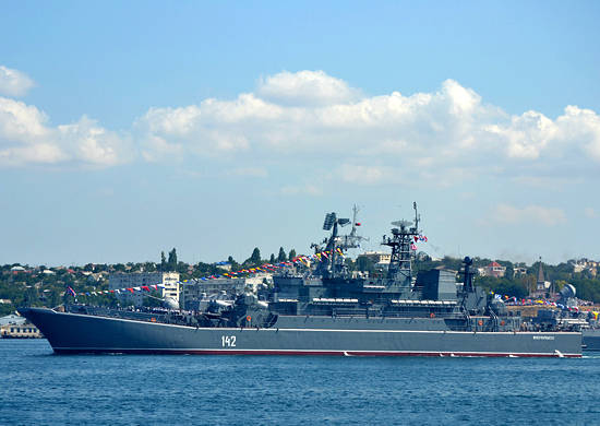 В Средиземном море завершились маневры группировки ВМФ РФ В Средиземном море завершились маневры группировки ВМФ РФ