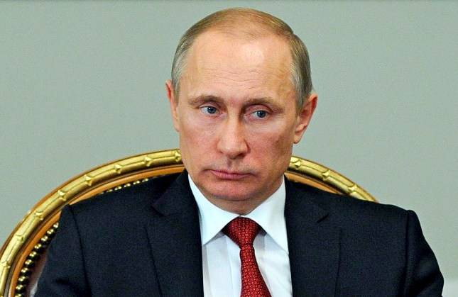 Путин приказал вернуть 17 тыс. военных с учений в Ростовской области Путин приказал вернуть 17 тыс. военных с учений в Ростовской области