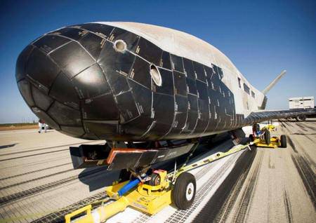 Пять теорий о секретной миссии Боинга X-37B