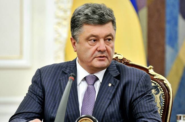 Порошенко приказал построить три линии обороны под Донецком Порошенко приказал построить три линии обороны под Донецком