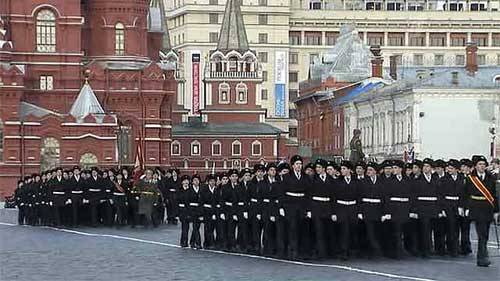 Репетиция военного парада в Москве 7 ноября началась со "взятия Рейхстага"