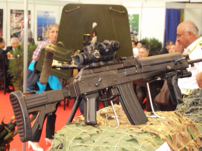 Румыния ведет разработку перспективной винтовки на базе автомата Калашникова