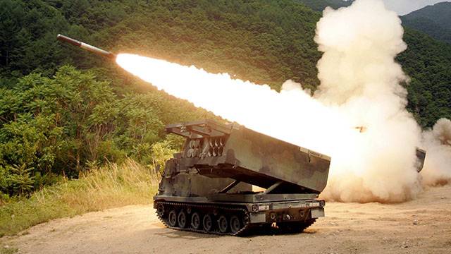 КНДР и Южная Корея открыли друг по другу артиллерийский огонь