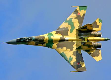 Пилоты модернизированного Су-35 способны остановить самолет в воздухе