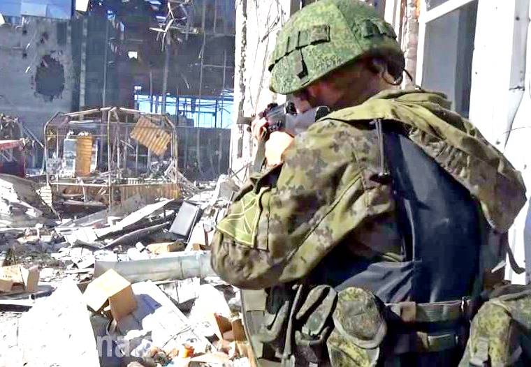Украинские войска перешли в наступление в аэропорту Донецка, есть убитые и раненые Украинские войска перешли в наступление в аэропорту Донецка, есть убитые и раненые