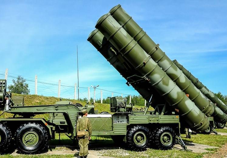 Российская армия досрочно получила восьмой комплект С-400 Российская армия досрочно получила восьмой комплект С-400