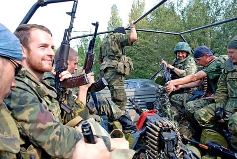 Идут боестолкновения в аэропорту, работает разведка ополчения Идут боестолкновения в аэропорту, работает разведка ополчения