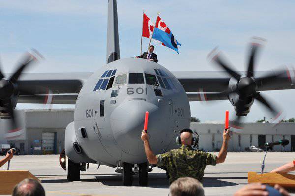 Канада отправила на Украину первый самолет с военной помощью