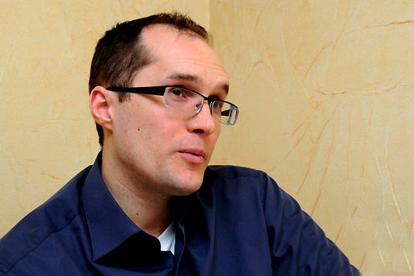 Глашатай Турчинова сдуру выболтал тайный план обстрелов Донбасса Глашатай Турчинова сдуру выболтал тайный план обстрелов Донбасса