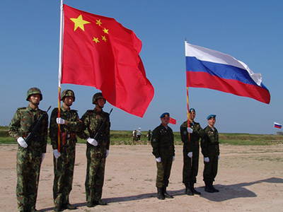 Возможный военный блок России и Китая уже пугает Запад