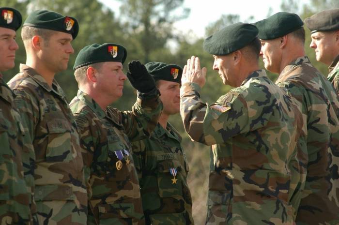 Американские «зеленые береты» учат украинских военных Американские «зеленые береты» учат украинских военных
