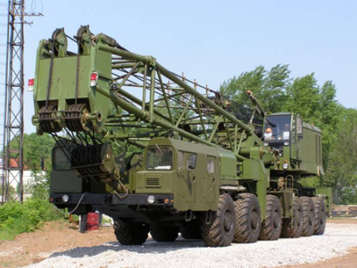 Армия России закупит гигантские краны для погрузки новейших ракет
