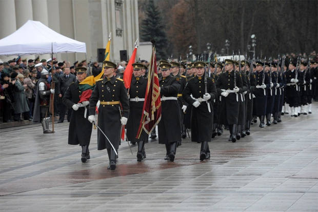 Литва создает войска быстрого реагирования, а Латвия повышает военные расходы
