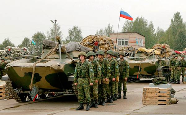 Российские десантники начали учения в Сербии