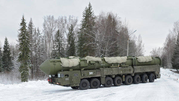 В России на боевом дежурстве РВСН стоит около 400 баллистических ракет В России на боевом дежурстве РВСН стоит около 400 баллистических ракет