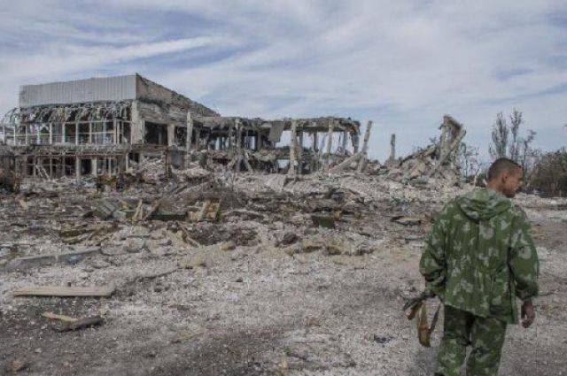 Украина, Россия и ОБСЕ обсудили с ополченцами план прекращения огня в аэропорту Донецка
