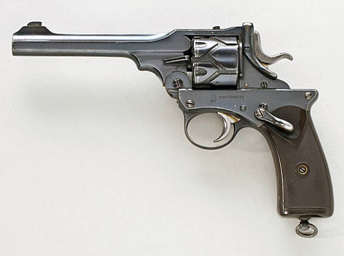 Первый автоматический револьвер Webley-Fosbery