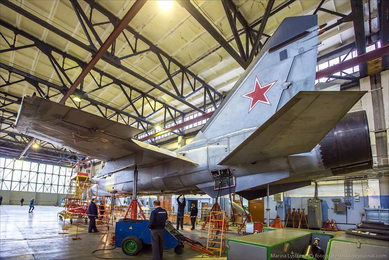 Модернизация самолетов на авиаремонтном заводе №514