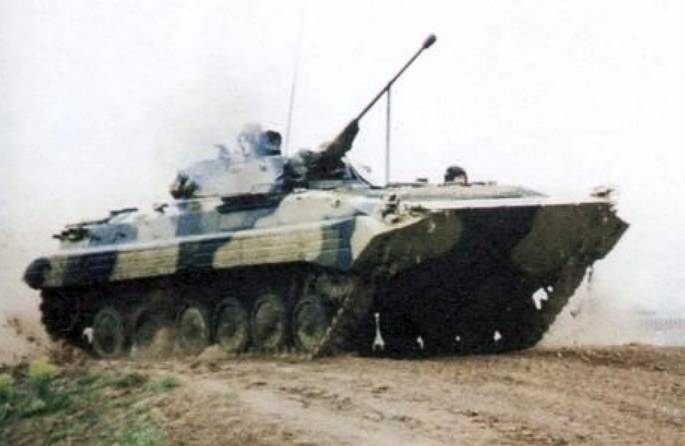 БМП украинской армии раздавила четверых карателей