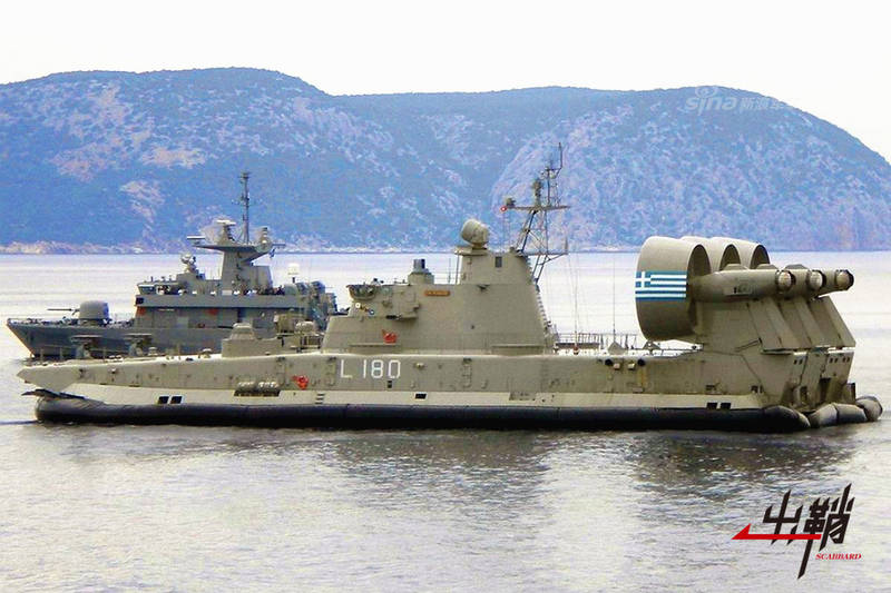 Греция продала десантный корабль "Зубр" Китаю