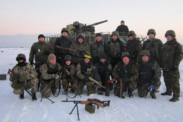 Украинская армия перебрасывает дополнительную бронетехнику в зону АТО